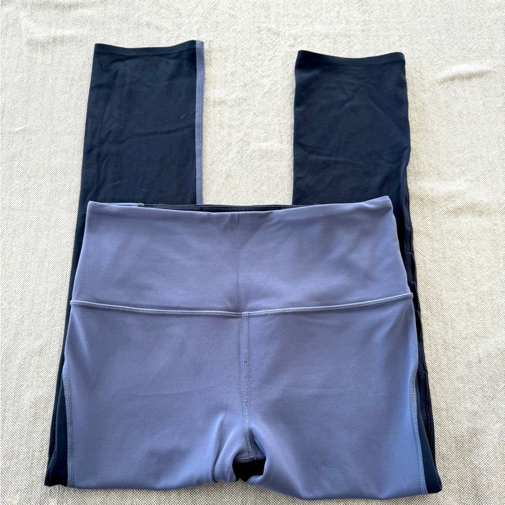 Athleta scallop capri leggings navy / periwinkle EUC